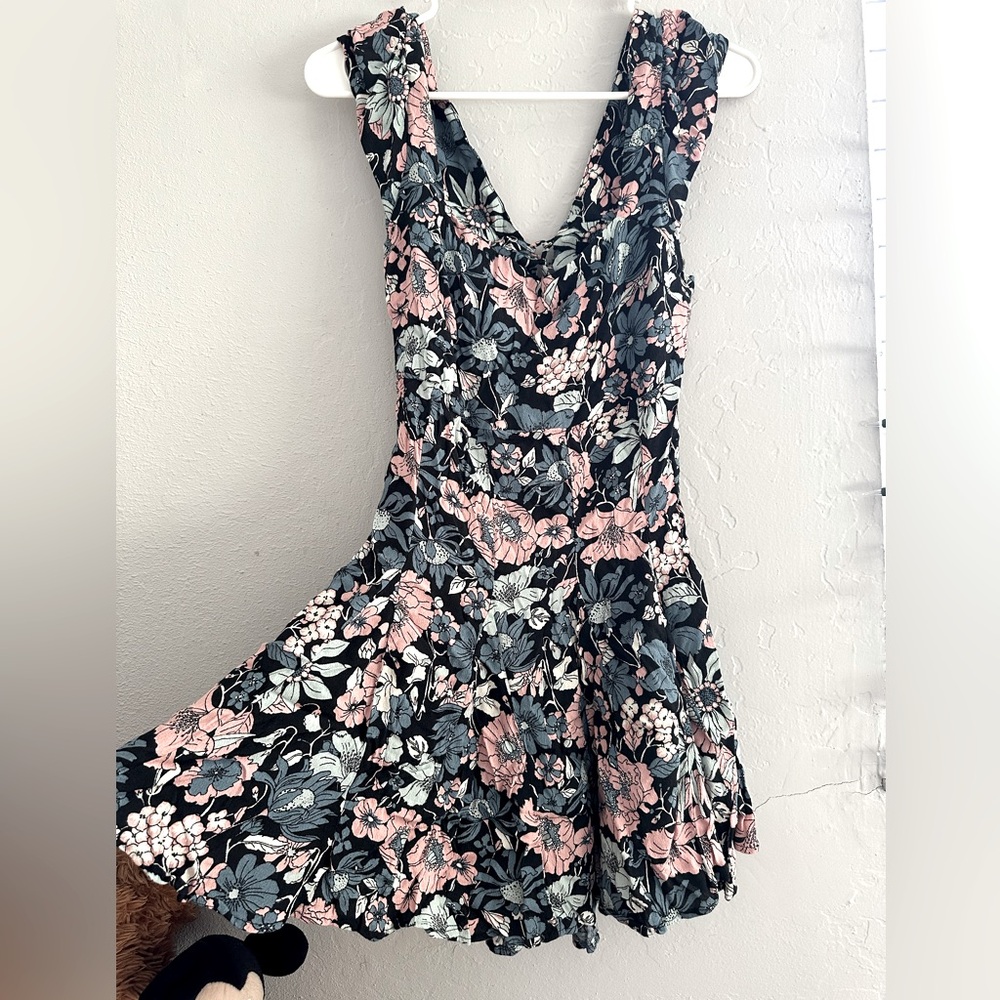 Forever 21 Floral Blue and Pink Mini Summer Dress Size Large